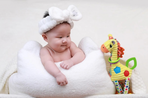 新昌宝宝打嗝吐奶怎么回事